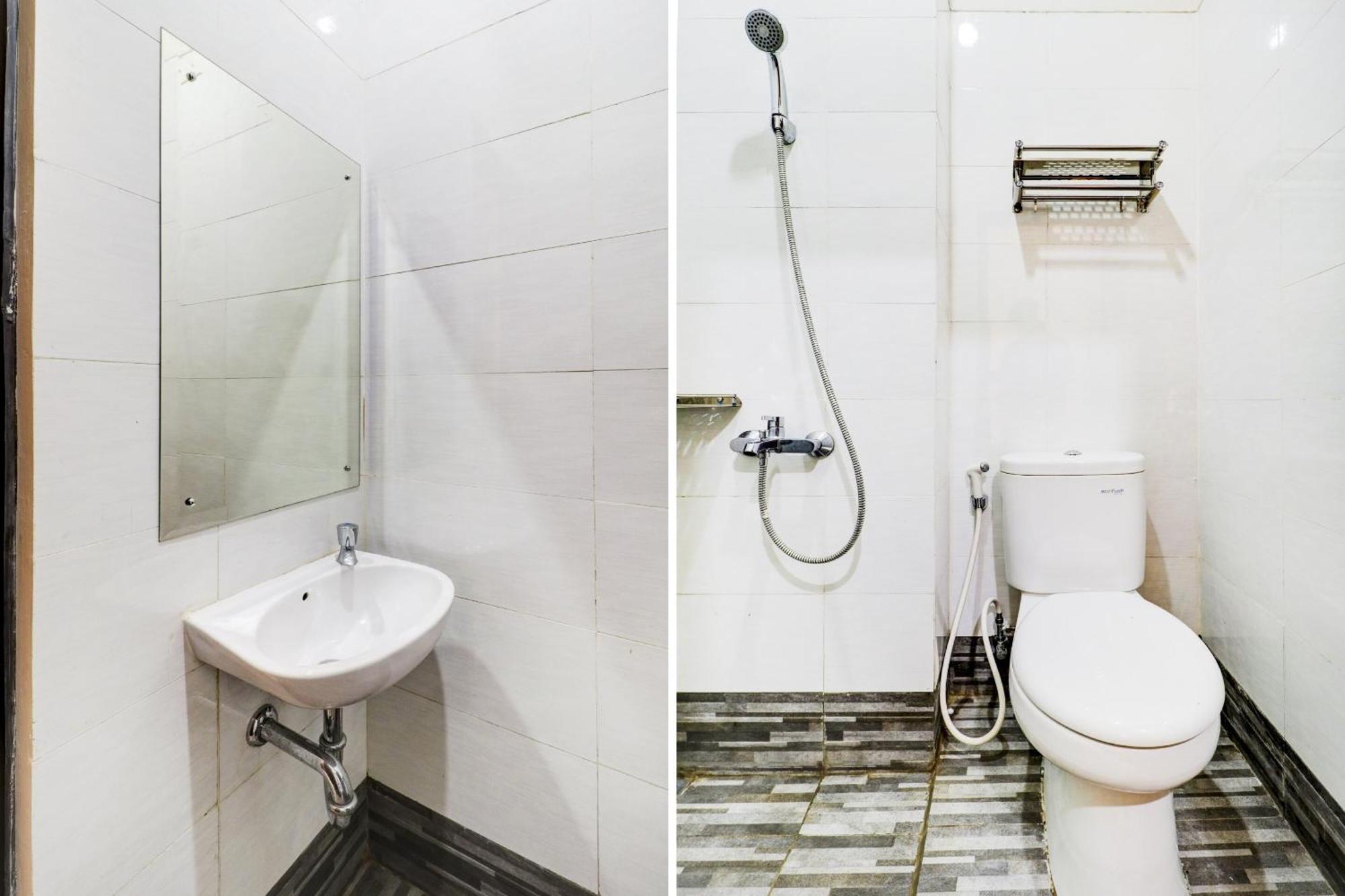 Oyo 90215 Ada Residence Telukjambe Экстерьер фото